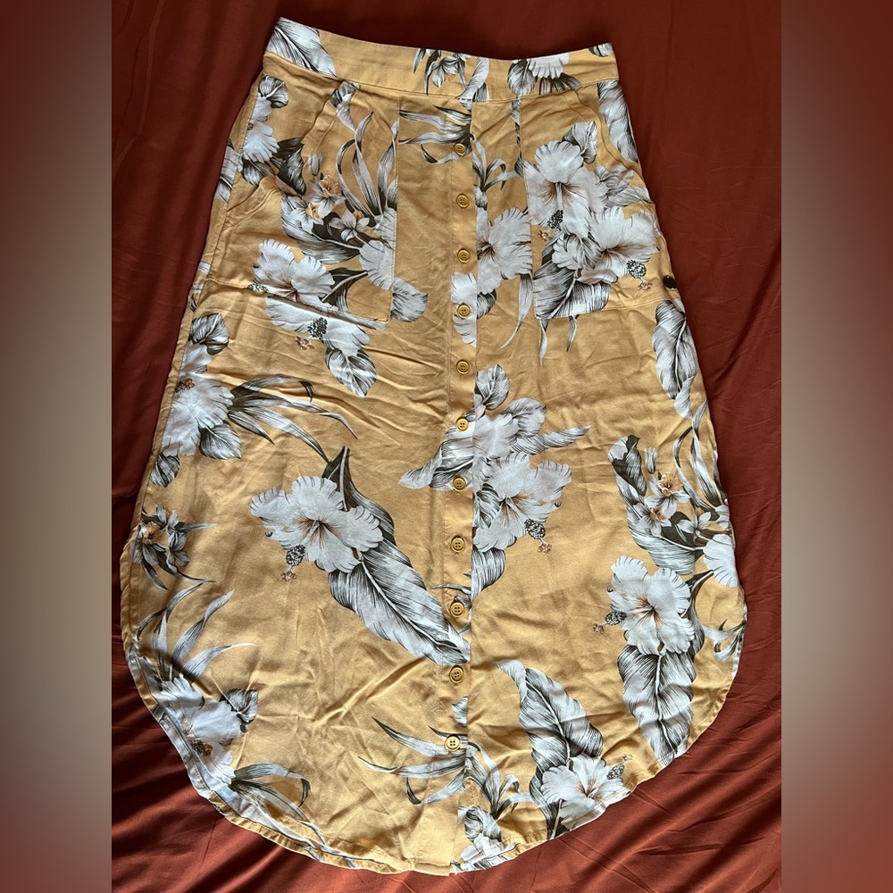 EUC Medium Rip Curl Midi Skirt